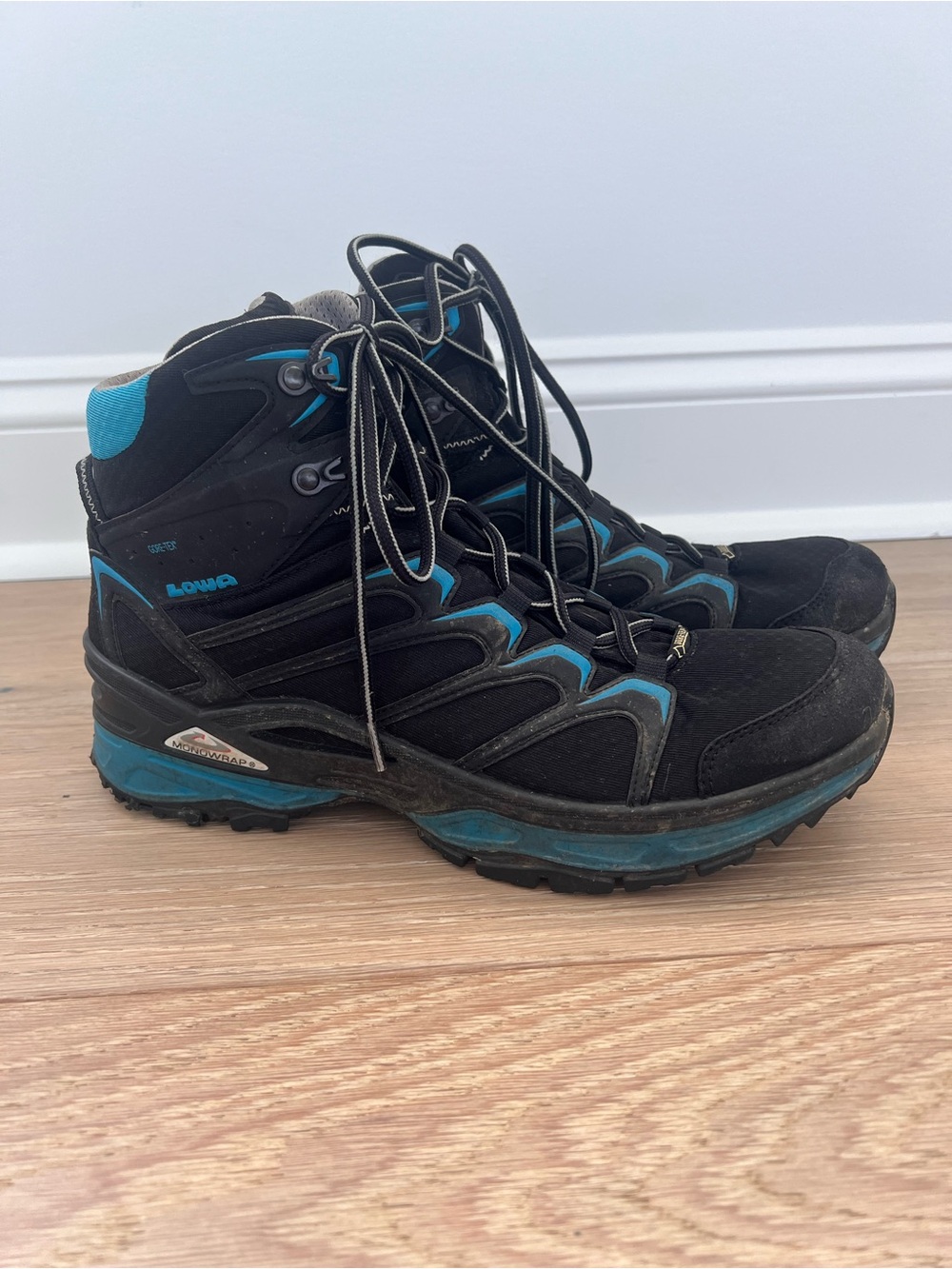 Lowa Innox Pro GTX MidBlack Blue Hiking Shoes Men’s Size 11